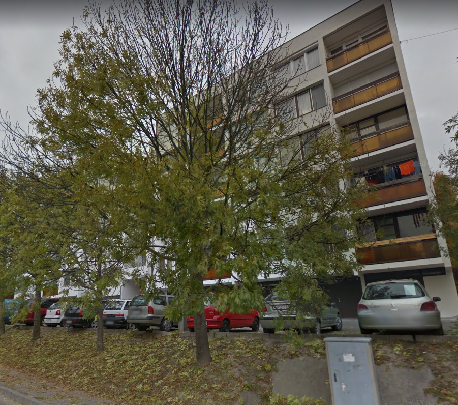 Panelház a Kőrösi Csoma Sándor utcában