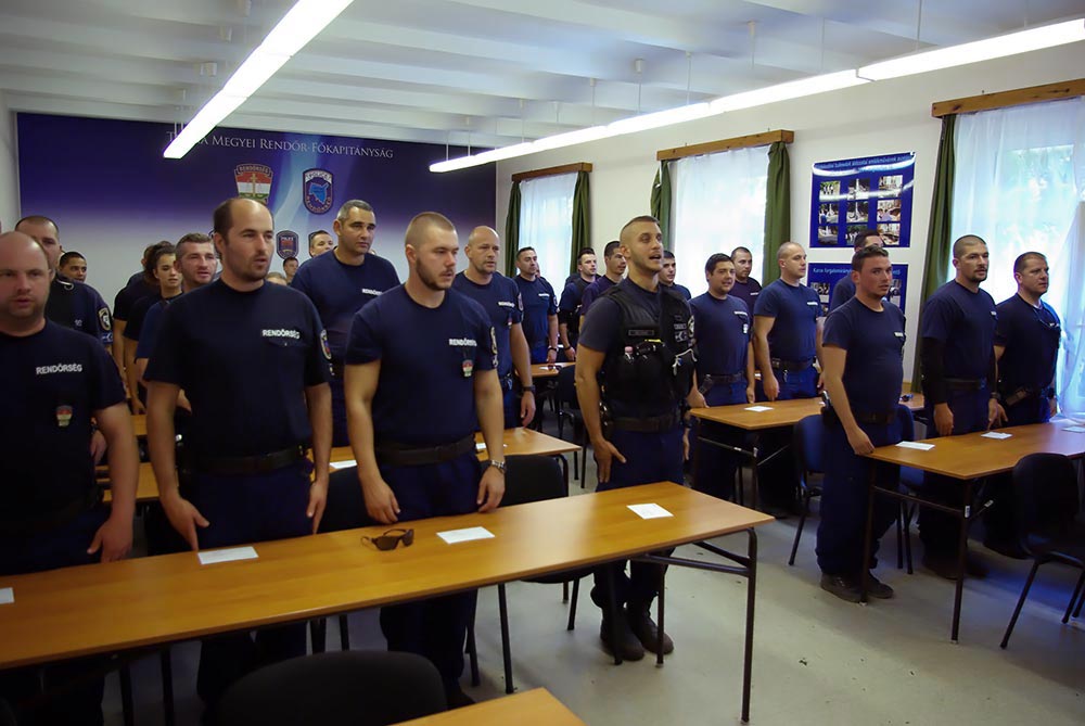 A határra kivezérelt szekszárdi rendőrök 2016-ban Forrás: Kadarka.net