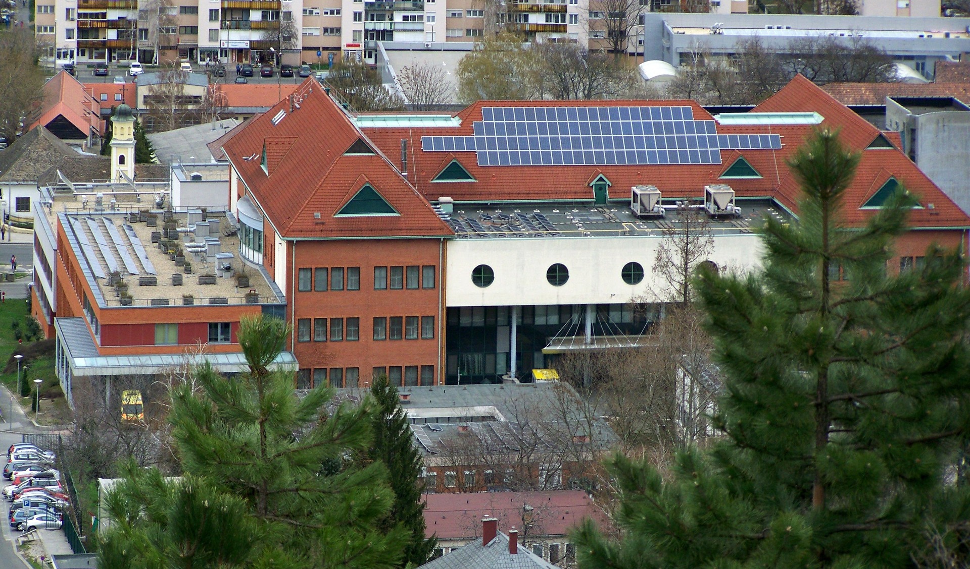 A Tolna Megyei Balassa János Kórház egyik épülete / Forrás: zoom.hu